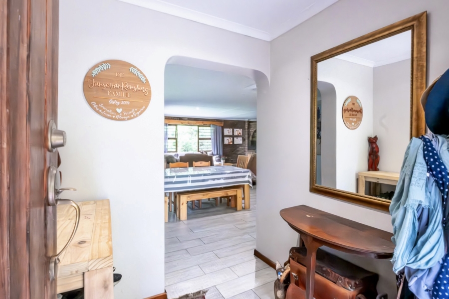 5 Bedroom Property for Sale in Fernridge Western Cape